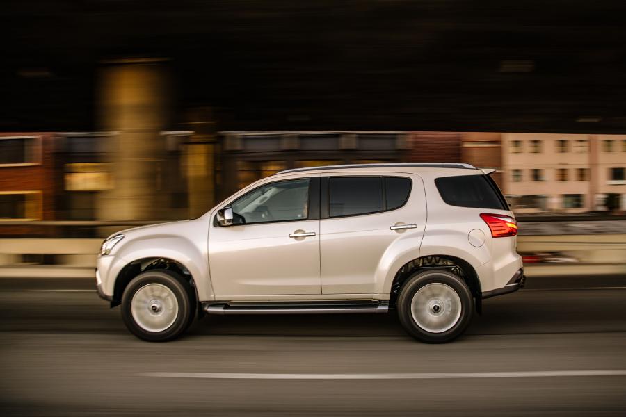  Isuzu MU-X 2018 года  (ZA) (фото 34 из 40)